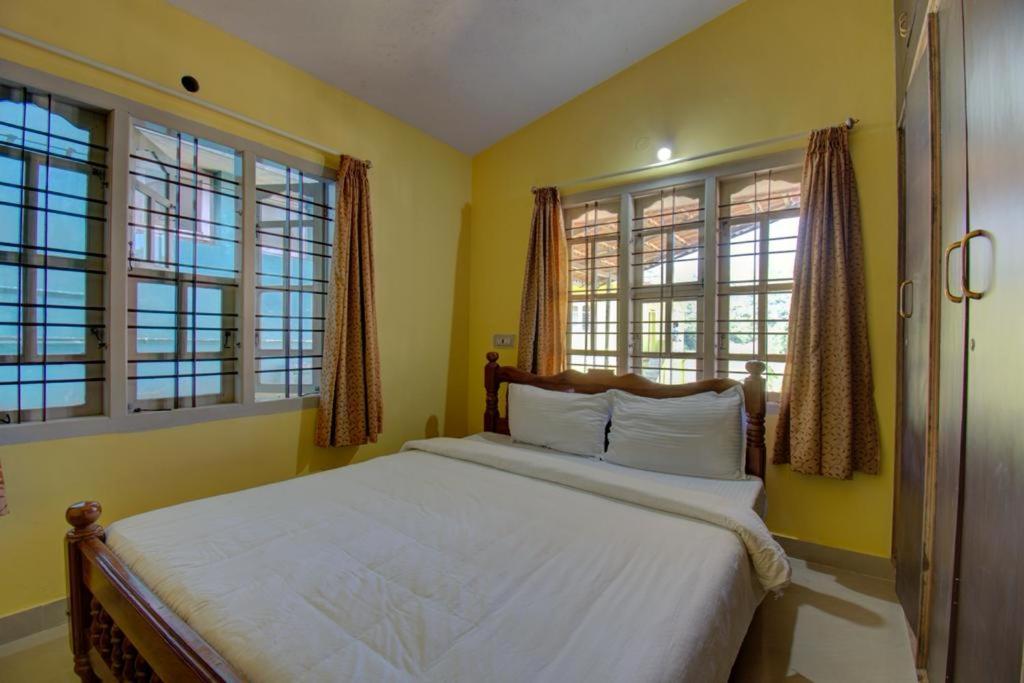 Green Land Estate Homestay 5 Rooms With Garden View Мадикери Экстерьер фото